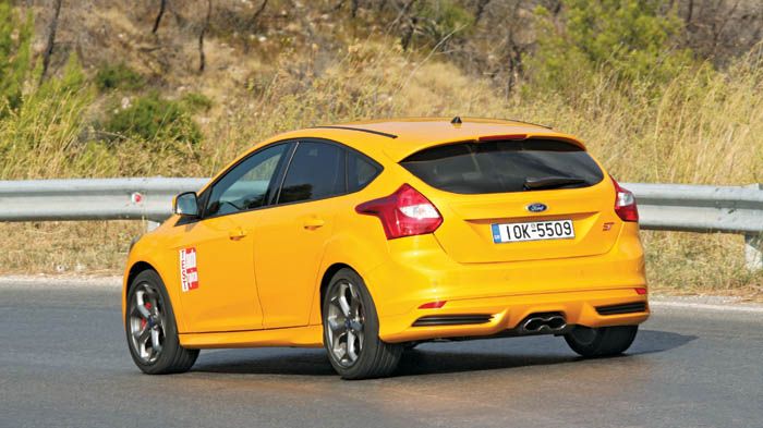 Ξεχωρίζει από μακριά το Focus ST και δηλώνει ξεκάθαρα τις «καυτές» του προθέσεις.